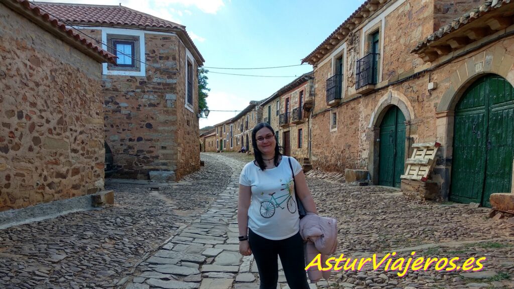 CASTRILLO DE LOS POLVAZARES: El pueblo más bonito de León