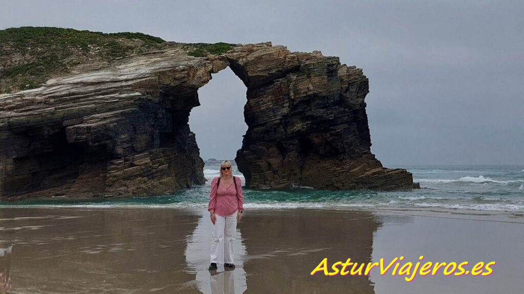 PLAYA DE LAS CATEDRALES: La impresionante obra arquitectónica de la naturaleza