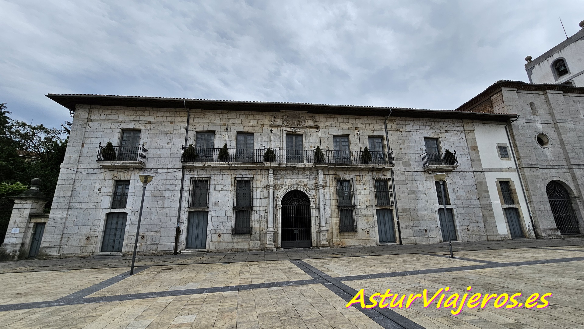 Pravia: corte de la monarquía asturiana